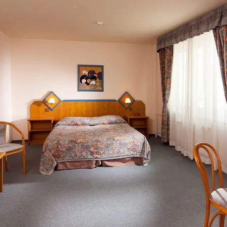 Hotel Concertino Zlata Husa 4*