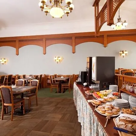 Hotel Concertino Zlata Husa 4*